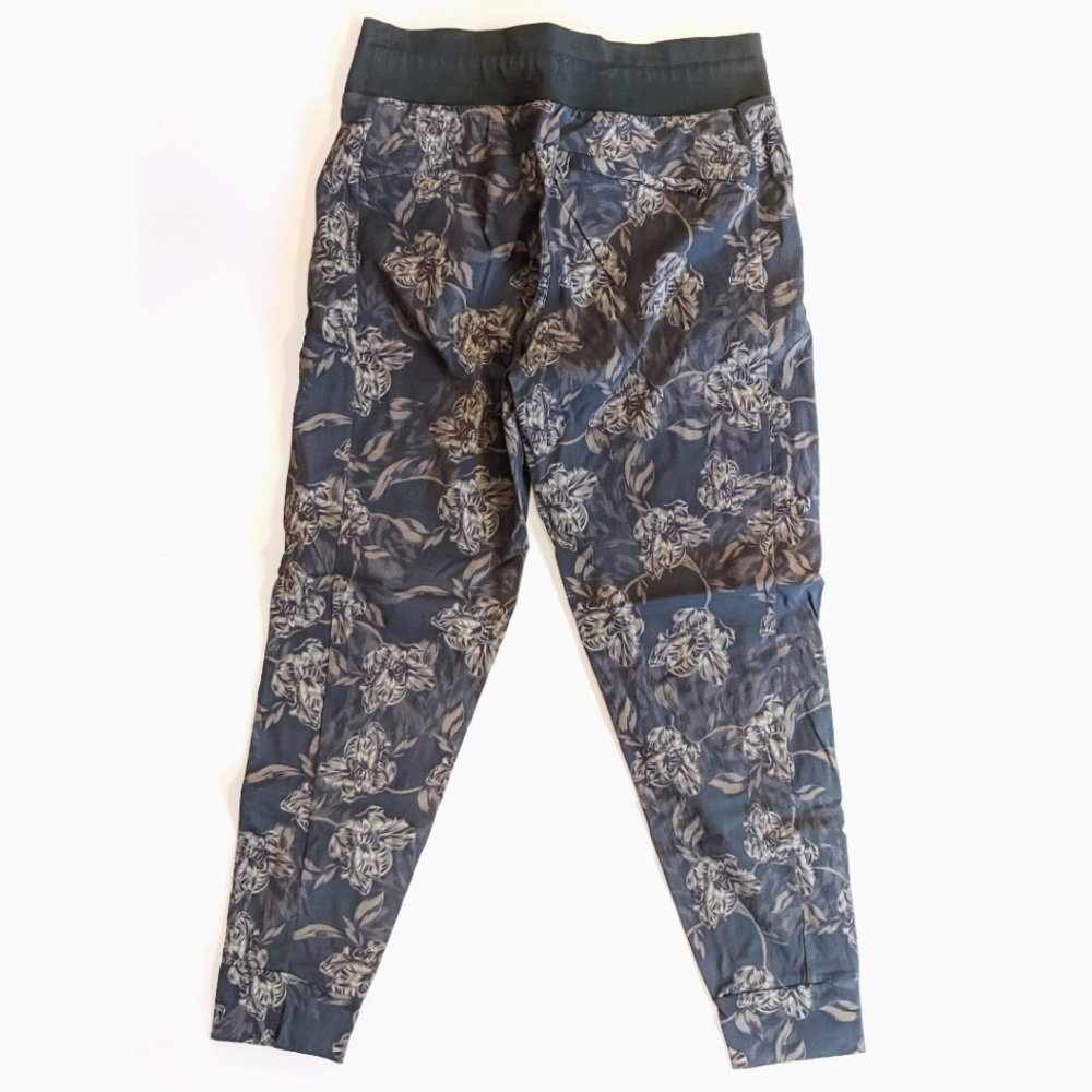 ATHLETA Trekkie North Printed Jogger Terra Firma Olive Size 6 - Picture 3 of 9